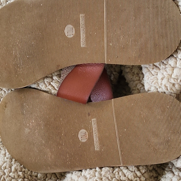 Sandals - Picture 3 of 4